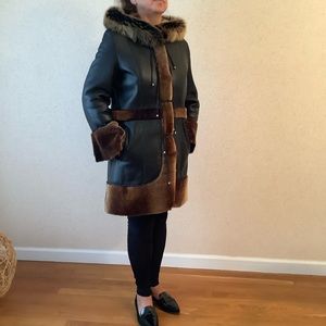 Final Sale-Shearling lLeather Women’s Coat "like new". May fit size-S/M, SP/MP